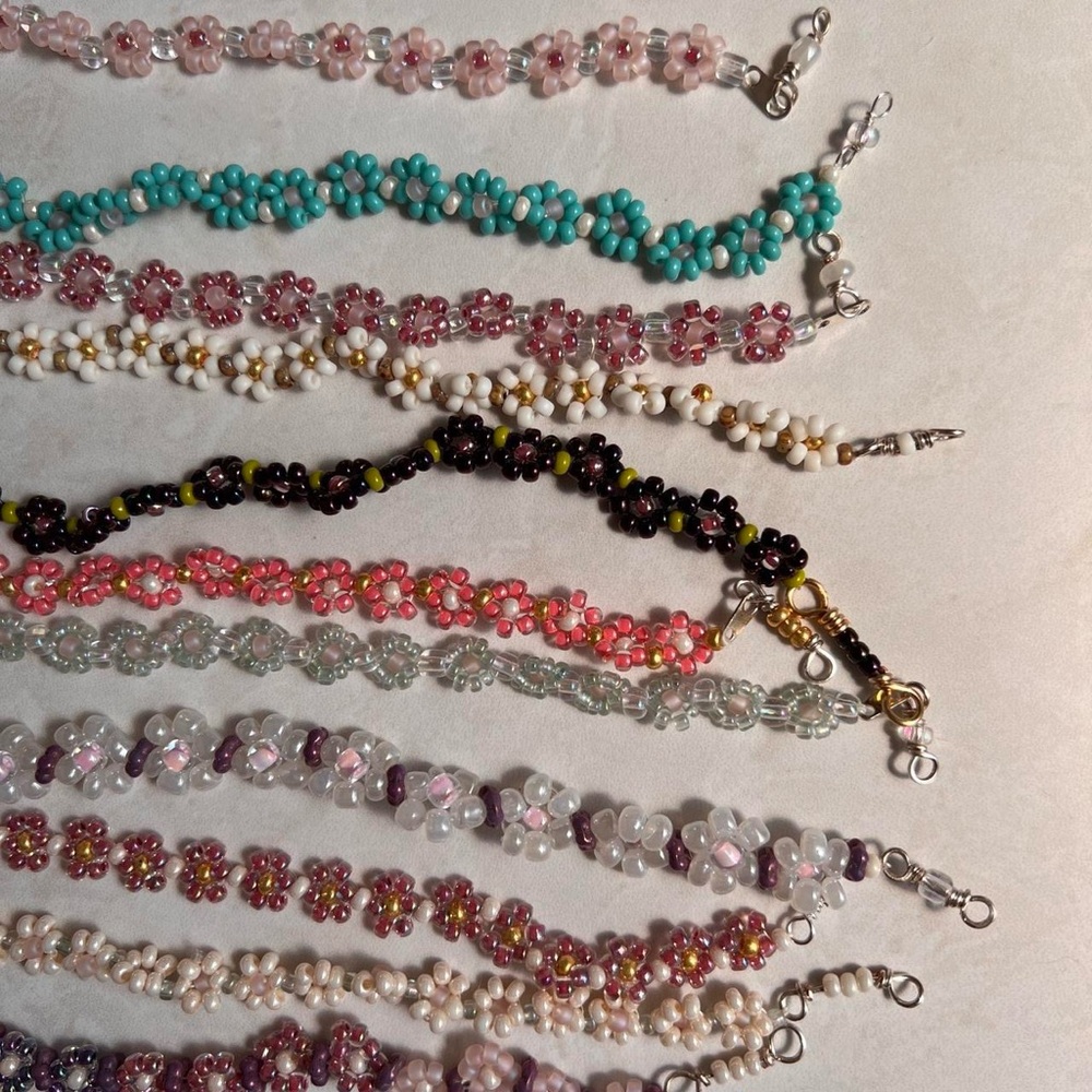 Colorful Flower Beaded Bracelet - Picture 6 of 8